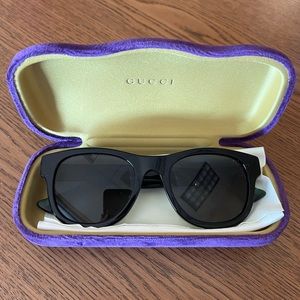 Gucci polarized sunglasses - practically new!
